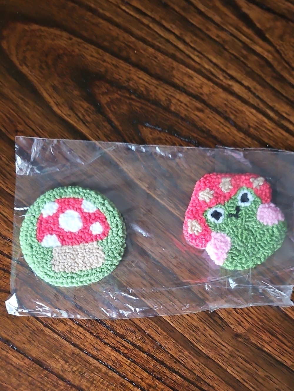Crochet Mushroom And Frog Car Coastwrs - Green & Red